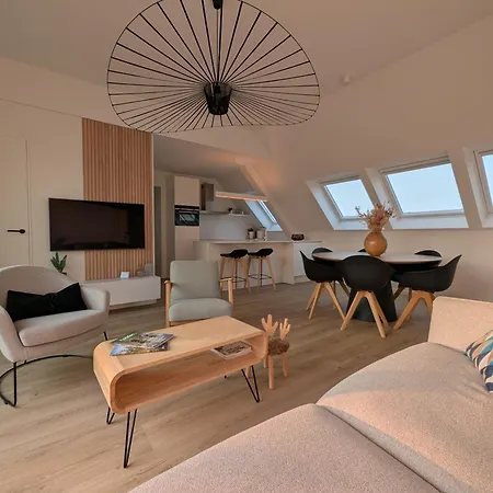 Vloed By Bloss, Familieappartement Met Buitenzwembad En Garage *