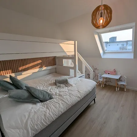 Vloed By Bloss, Familieappartement Met Buitenzwembad En Garage