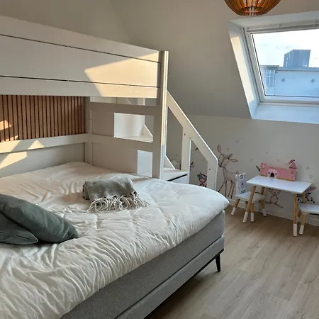 Vloed By Bloss, Familieappartement Met Buitenzwembad En Garage Middelkerke
