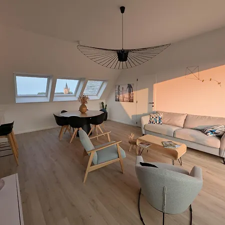Lägenhet Vloed By Bloss, Familieappartement Met Buitenzwembad En Garage *