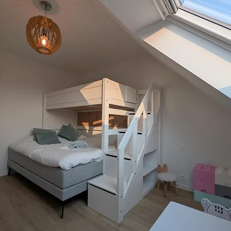 Lägenhet Vloed By Bloss, Familieappartement Met Buitenzwembad En Garage