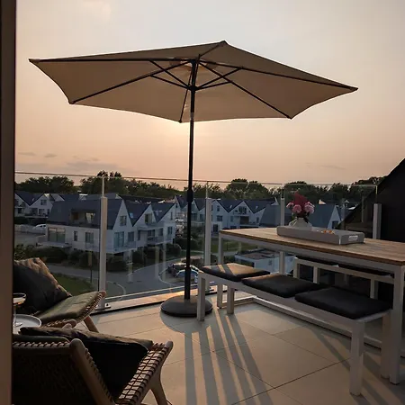 Vloed By Bloss, Familieappartement Met Buitenzwembad En Garage Διαμέρισμα