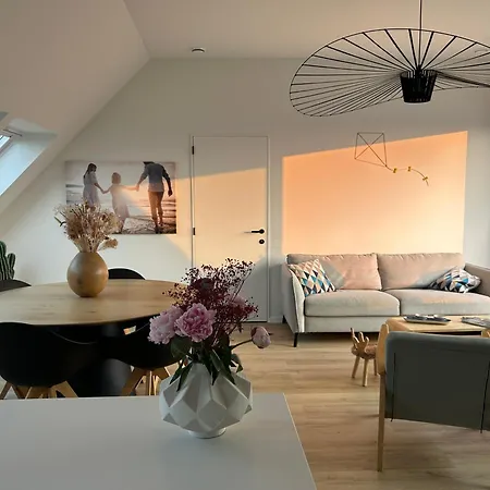 Lägenhet Vloed By Bloss, Familieappartement Met Buitenzwembad En Garage *