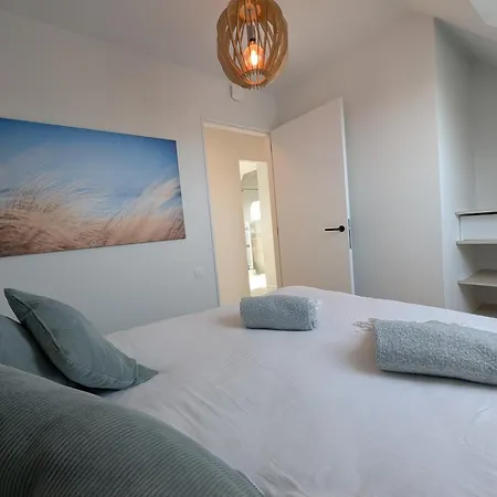 Vloed By Bloss, Familieappartement Met Buitenzwembad En Garage Lägenhet