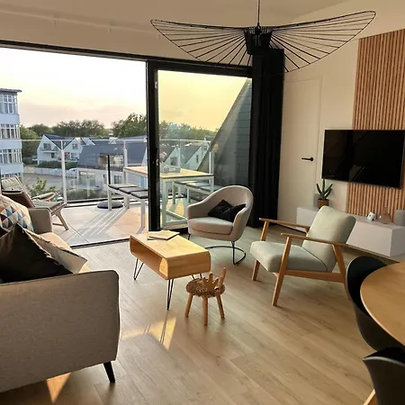 Vloed By Bloss, Familieappartement Met Buitenzwembad En Garage Middelkerke