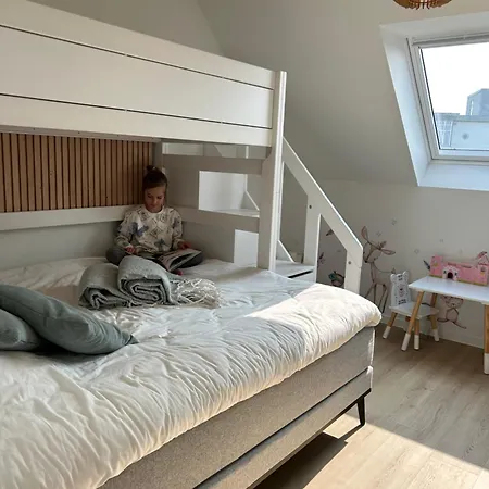 Lägenhet Vloed By Bloss, Familieappartement Met Buitenzwembad En Garage