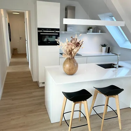 Vloed By Bloss, Familieappartement Met Buitenzwembad En Garage Lägenhet *