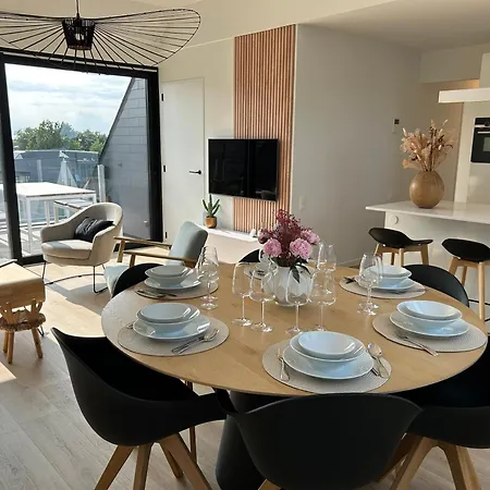 Lägenhet Vloed By Bloss, Familieappartement Met Buitenzwembad En Garage Middelkerke